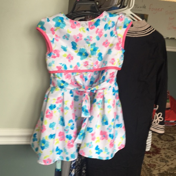 Beautiful Easter / Spring dress - Picture 3 of 4